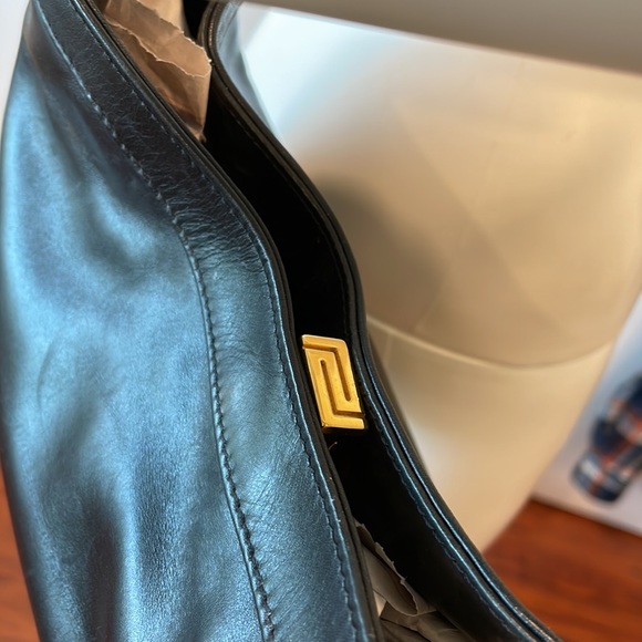 Vintage Gianni Versace Black LeatherPouchette - Picture 7 of 9